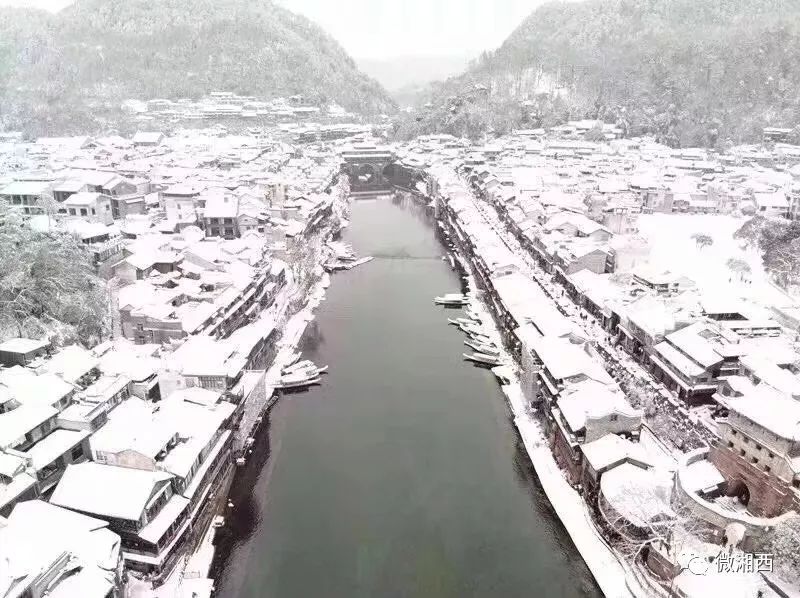 凤凰天池下雪图片