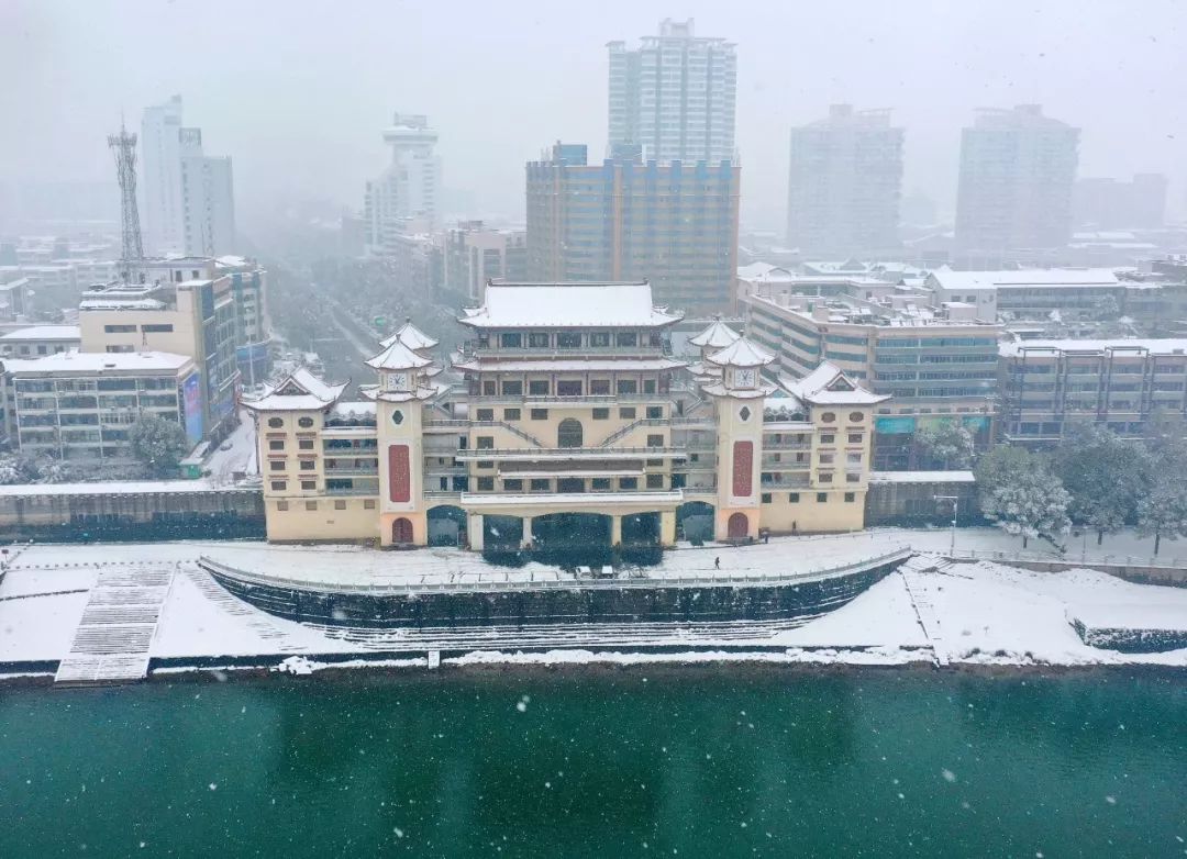 常德暴雪天气基本结束,最新道路结冰,高速管制,航班信息来了.