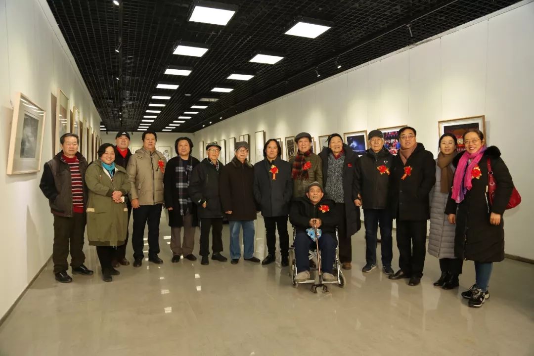 淄博市文化馆人书画摄影作品展在淄博书画院开幕了