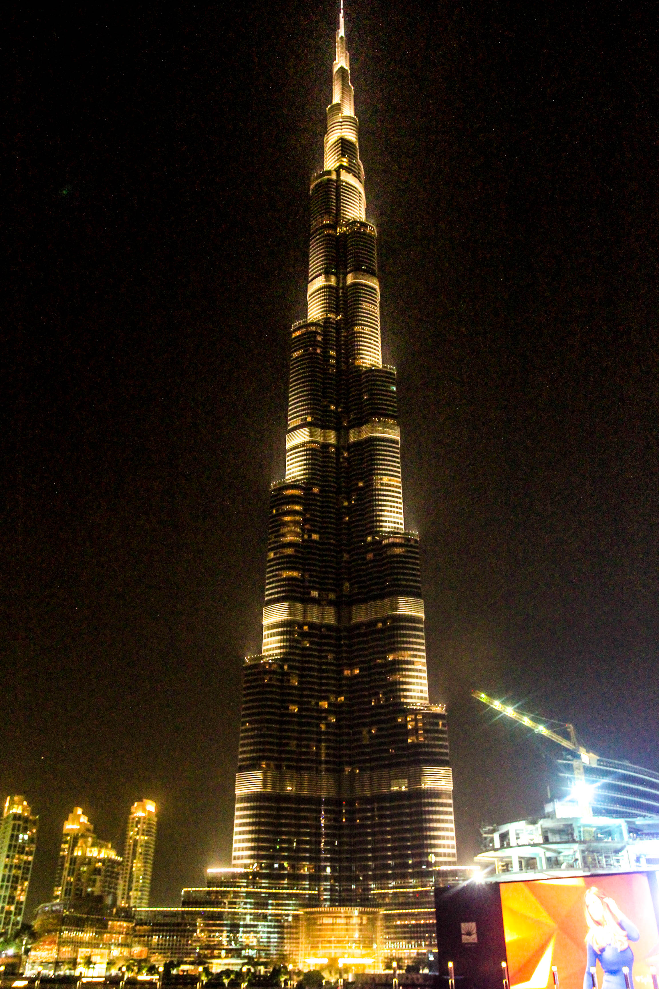 迪拜塔夜景图片