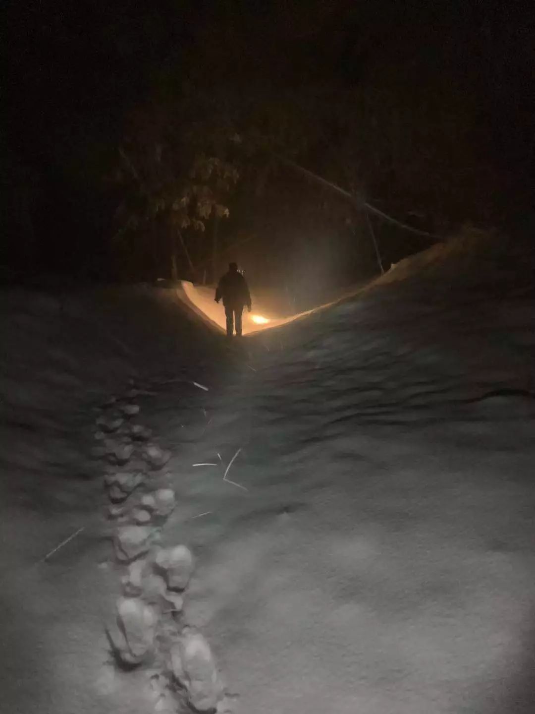 生死營救4人來寧波看雪途中被困失聯凌晨大雪紛飛體溫逐漸下降