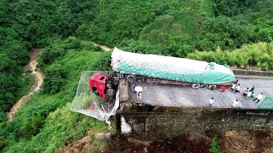 昆磨高速死亡之坡图片