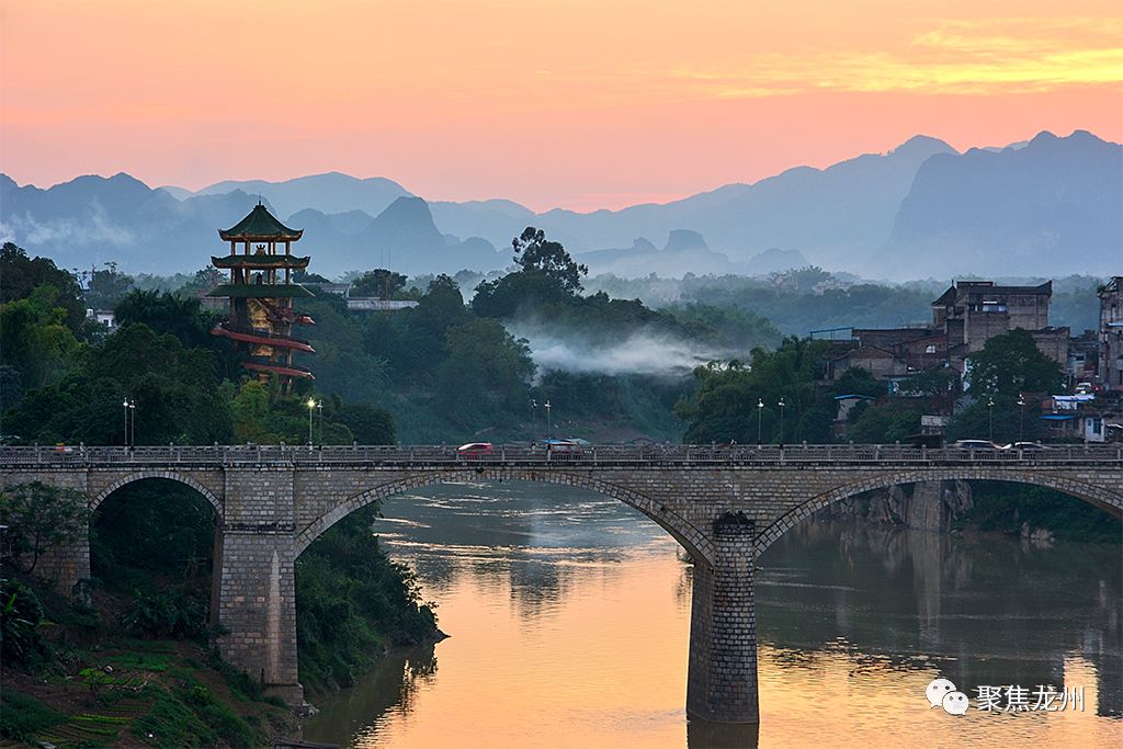 龙州县位于广西西南部,左江上游,平而河与水口河汇合处,与越南高平省