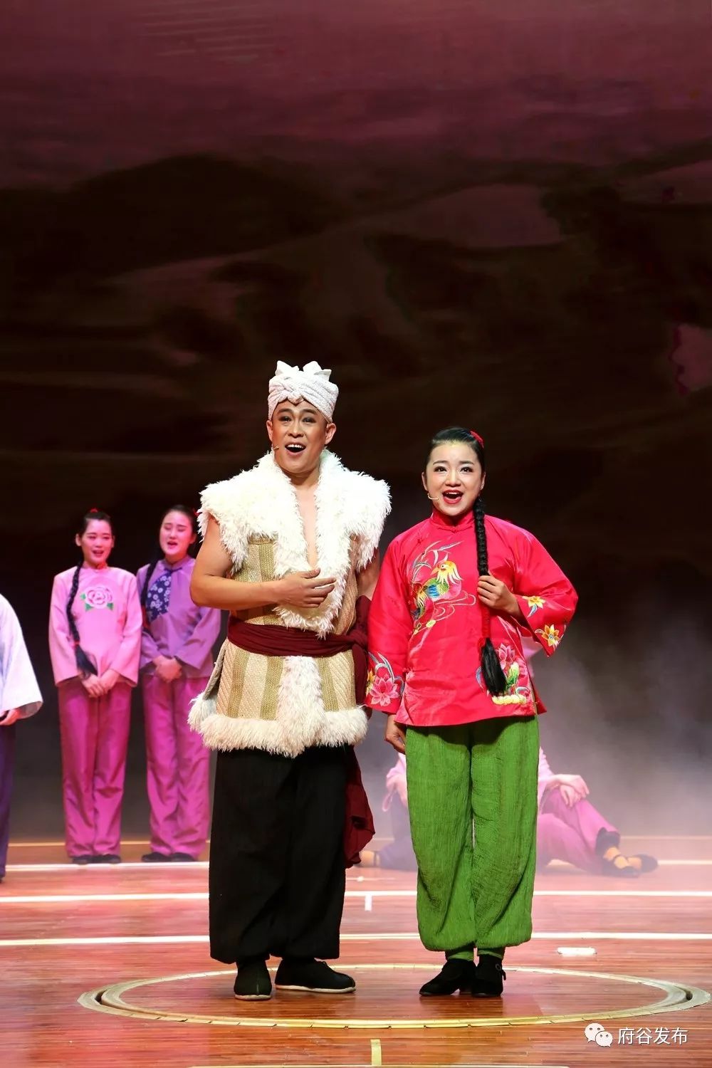 陕北民歌情景歌舞《黄河歌谣》在府谷大剧院精彩上演