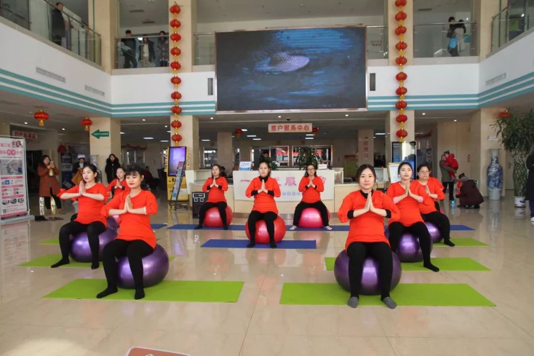 沧州孕妇挺大肚热舞快闪迎新年现场视频来了