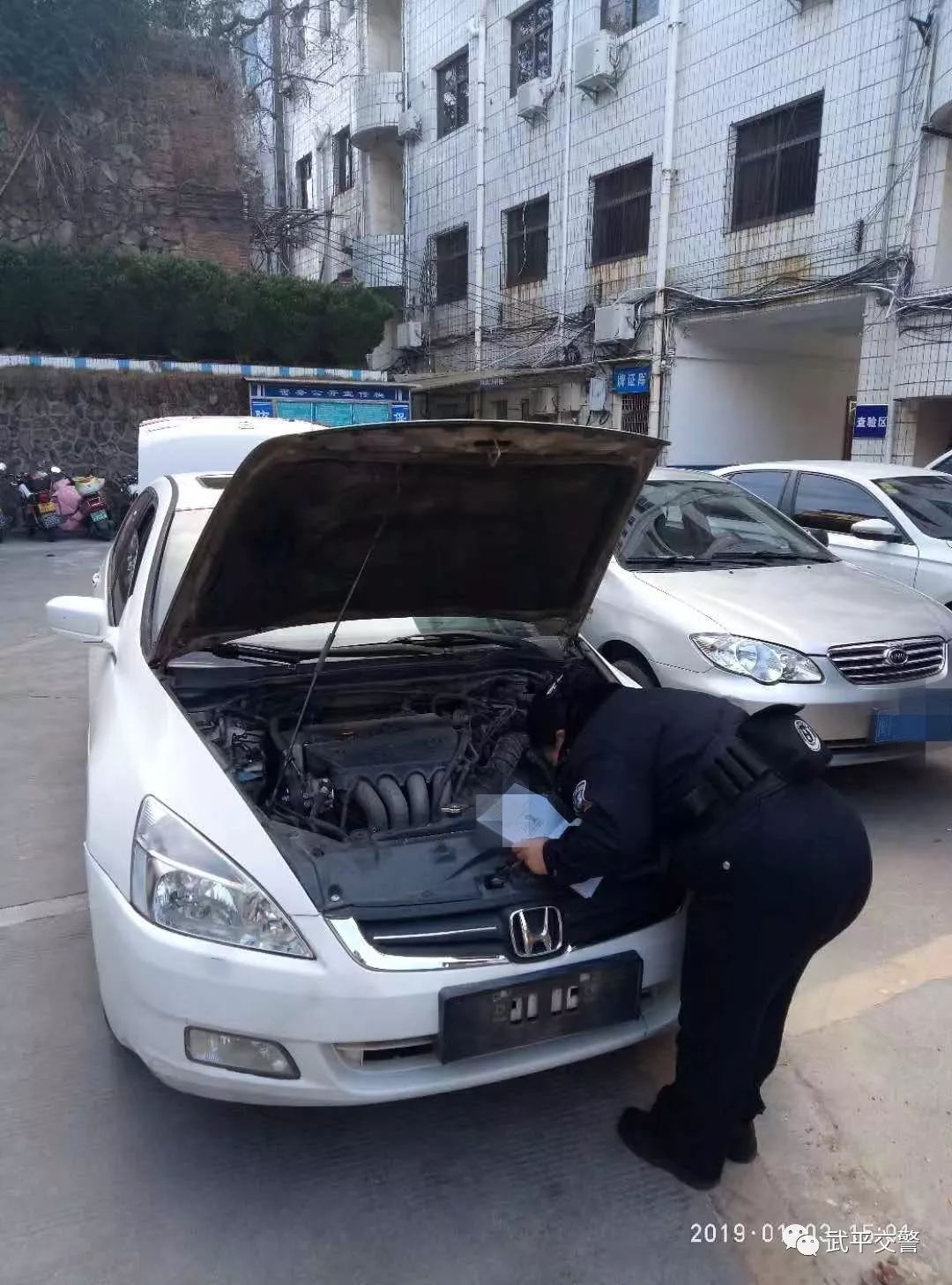 武平人,6年免檢的車輛行駛證副頁真的不用再蓋章啦!