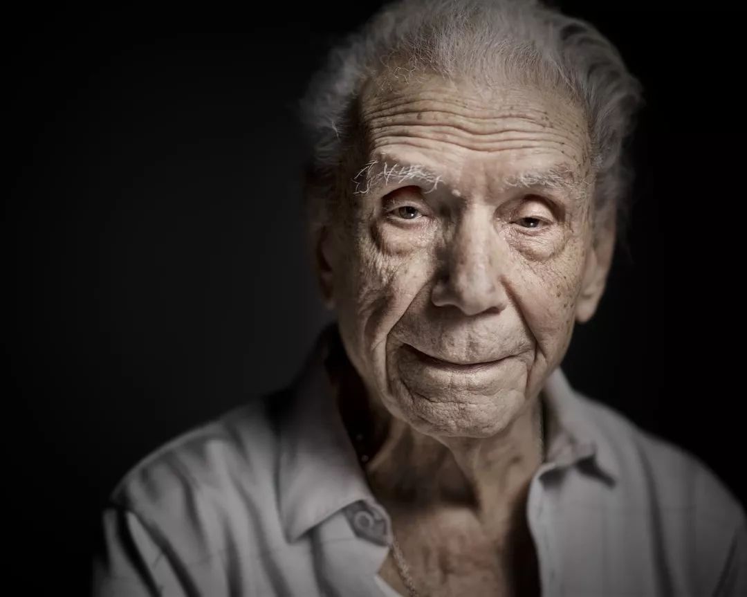 世界上最老的理发师,从业96年,107岁还不想退休