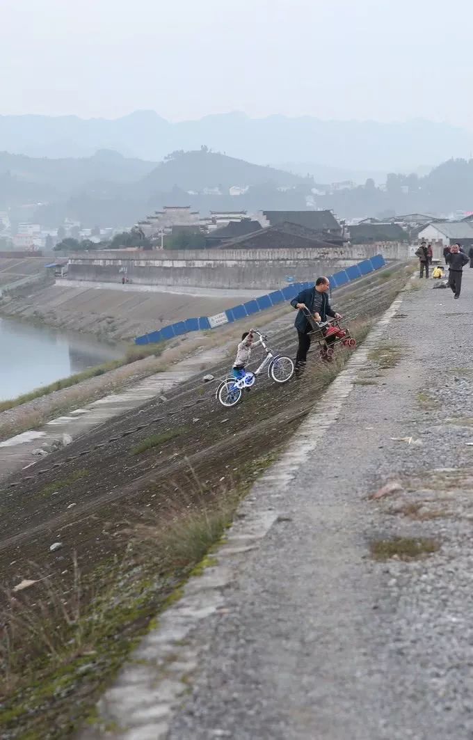 里耶洪水图片