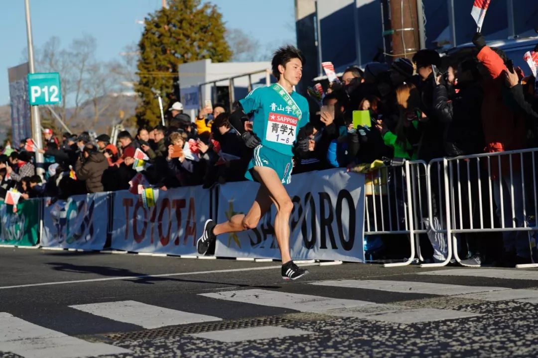 虽然青山学院六区小野田勇次,七区林奎介两位王牌表现出色,将差距缩短