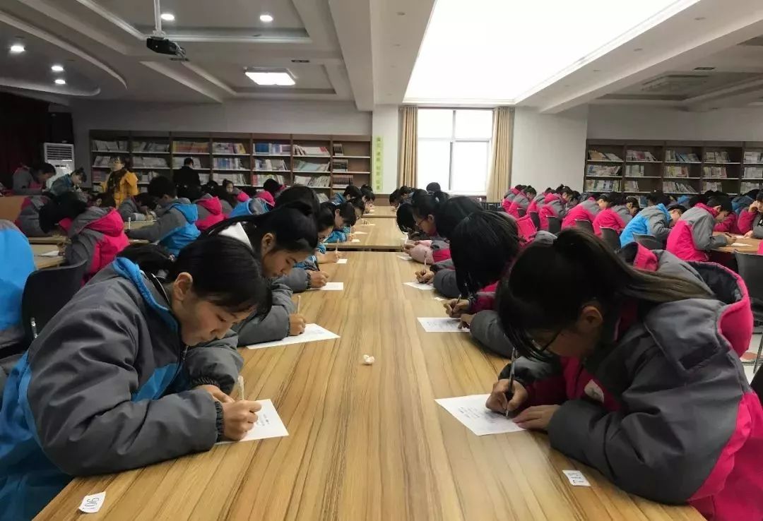 广宗县第二中学进行古诗词诵读比赛