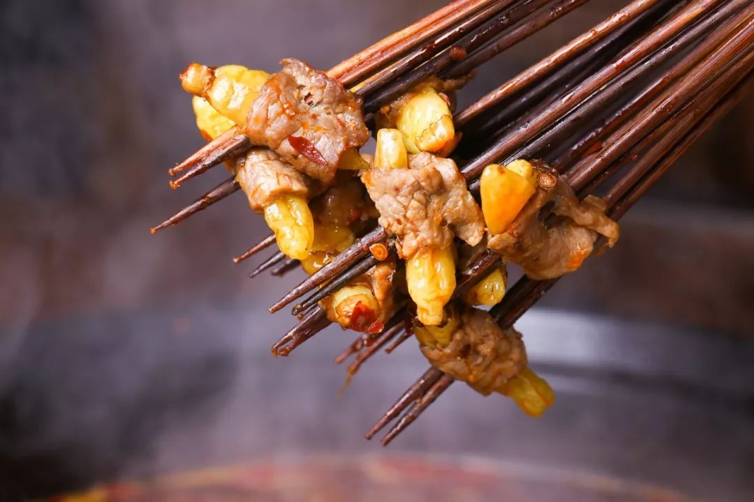 在牛肉串串里香菜和泡椒,相爱相杀·香菜泡椒牛肉抽丝的细嫩一口