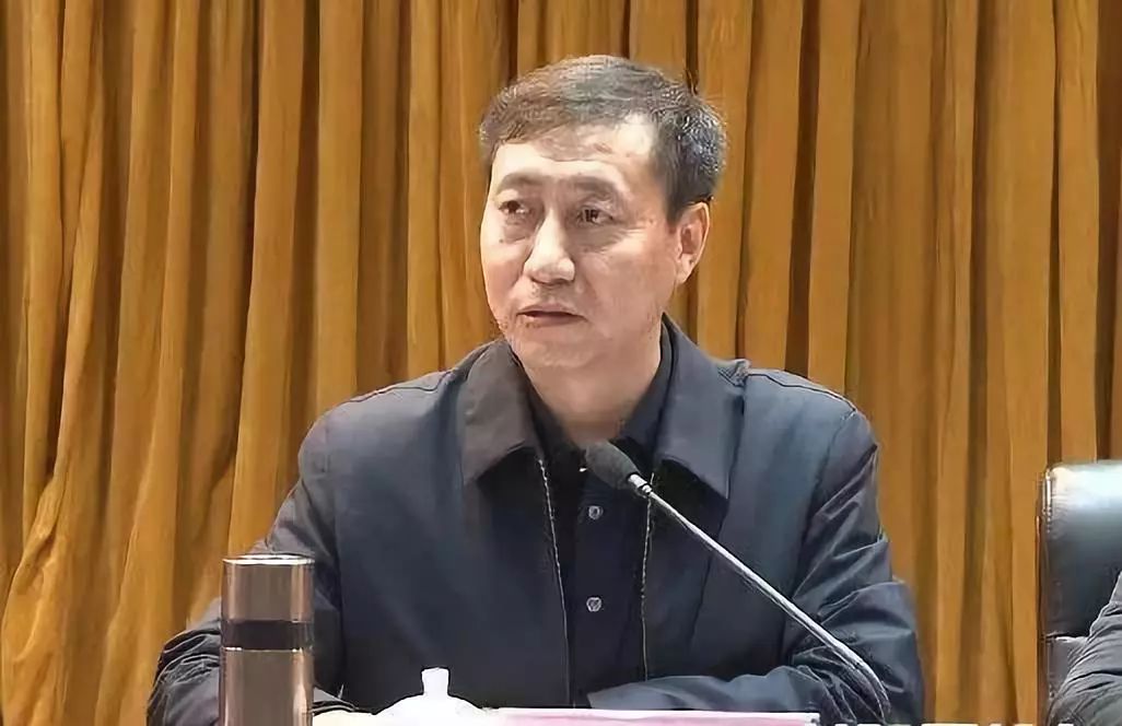 荥阳市长图片