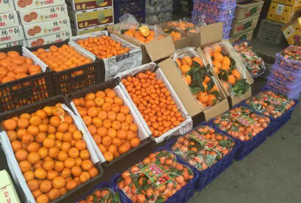 水果市场开启忙年模式,简装礼盒更受欢迎