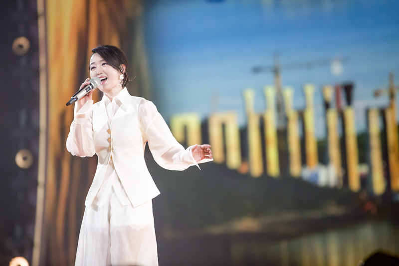 杨钰莹跨年演唱会图片