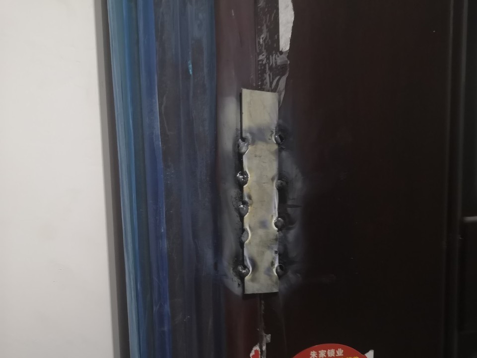 门被焊死图片图片