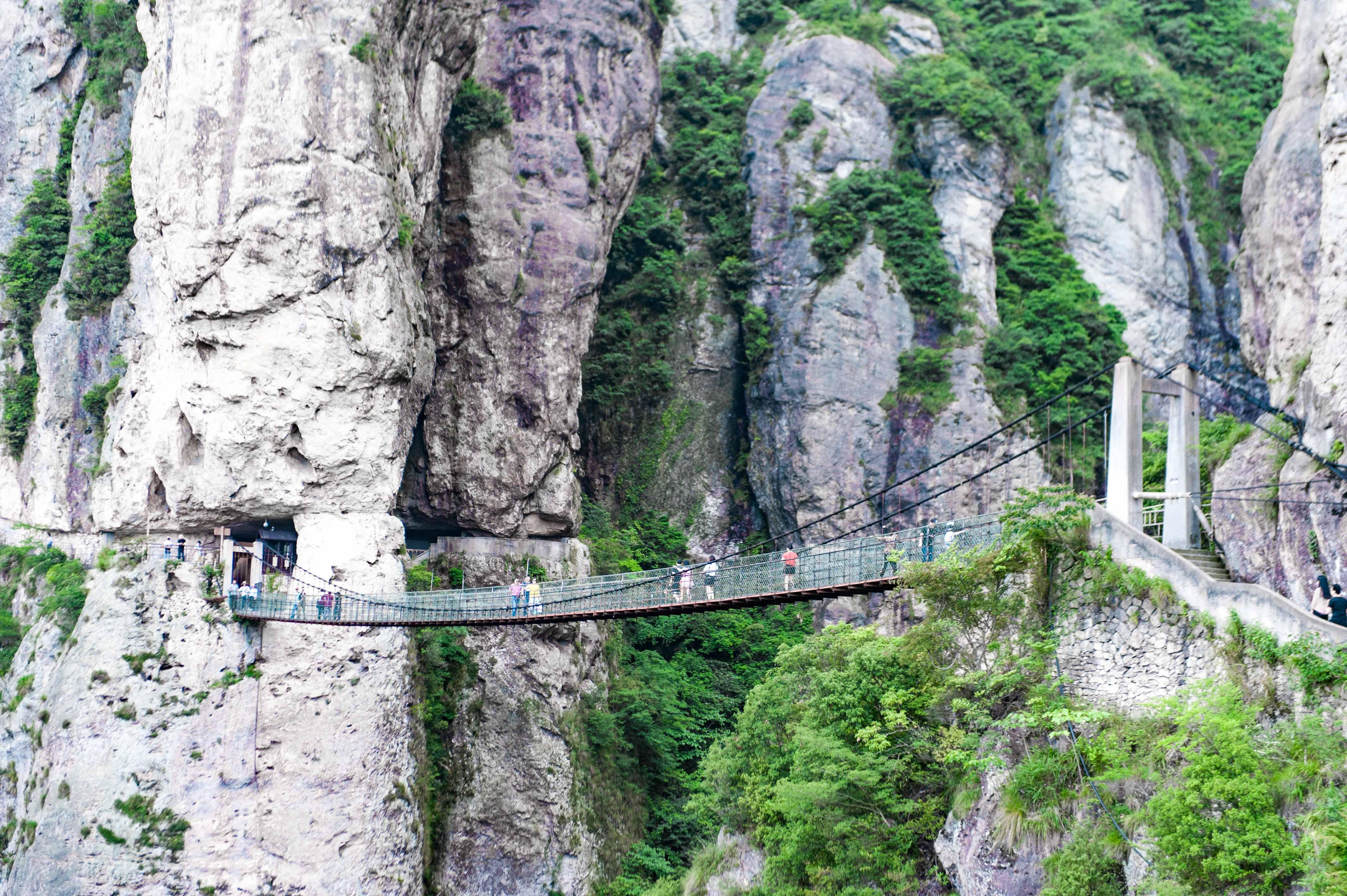 雁荡山这个景区能让游客从上帝视角欣赏美景恐高的游客却害怕来