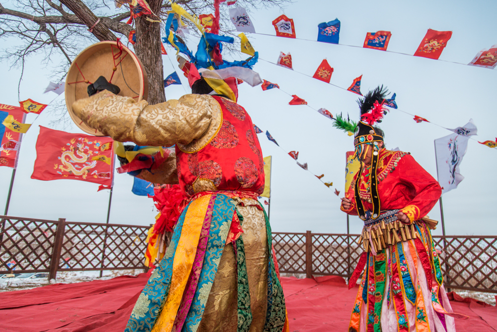 颁金节黑河满族载歌载舞吸引数万游客来此感受满族特色习俗文化