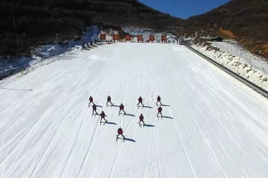 九润七星雪国际滑雪场图片