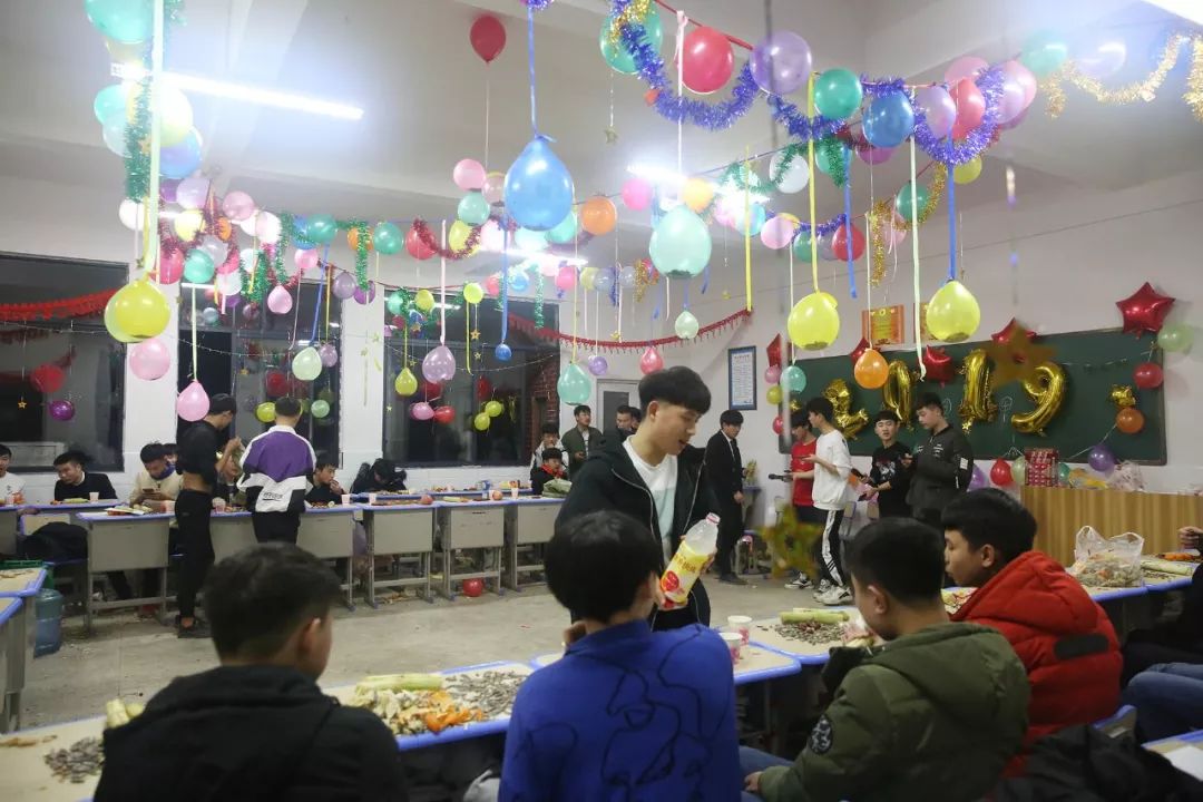 溆浦职业中专举办2019年班级元旦晚会