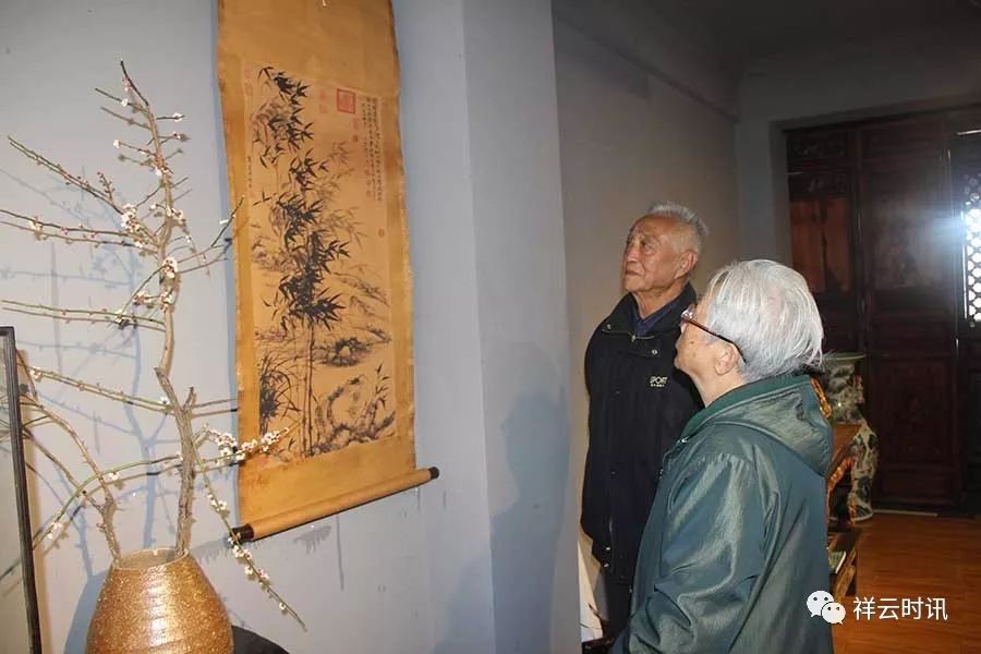 到祥云开展书画文化进企业活动"云南民族画院大理分院院长王应元说"