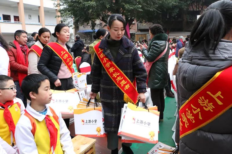 永川这所学校230岁啦毕业照现场照更多精彩来袭