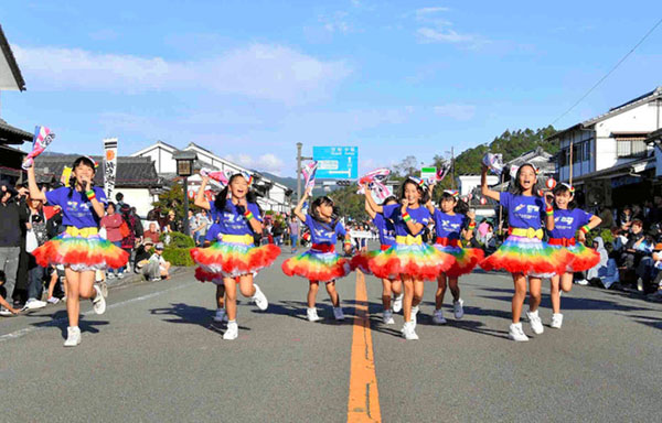 日本日南市組建小學生女子偶像團體 為振興當地開展宣傳活動 國際 第2張