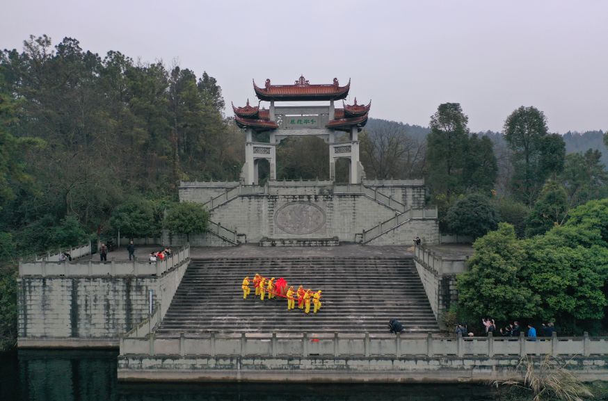 火了!仁壽抬工號子,直接抬進央視春晚!