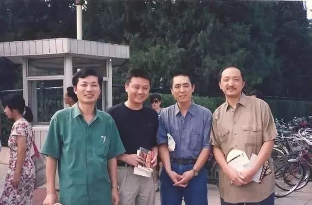 左一,陈源斌;左二,王朔;右一,刘恒;右二,张艺谋(作者提供)黑龙江