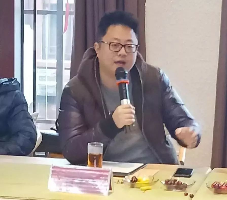 与房地产学院教授周滔重庆社会科学院城市发展研究所副所长彭劲松担任