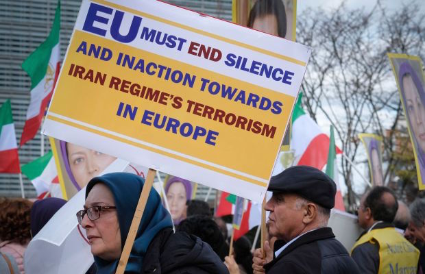 伊朗背部受敌,欧盟通过三年来的首次制裁伊朗法案