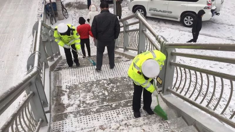 雪天下雪了行車注意安全