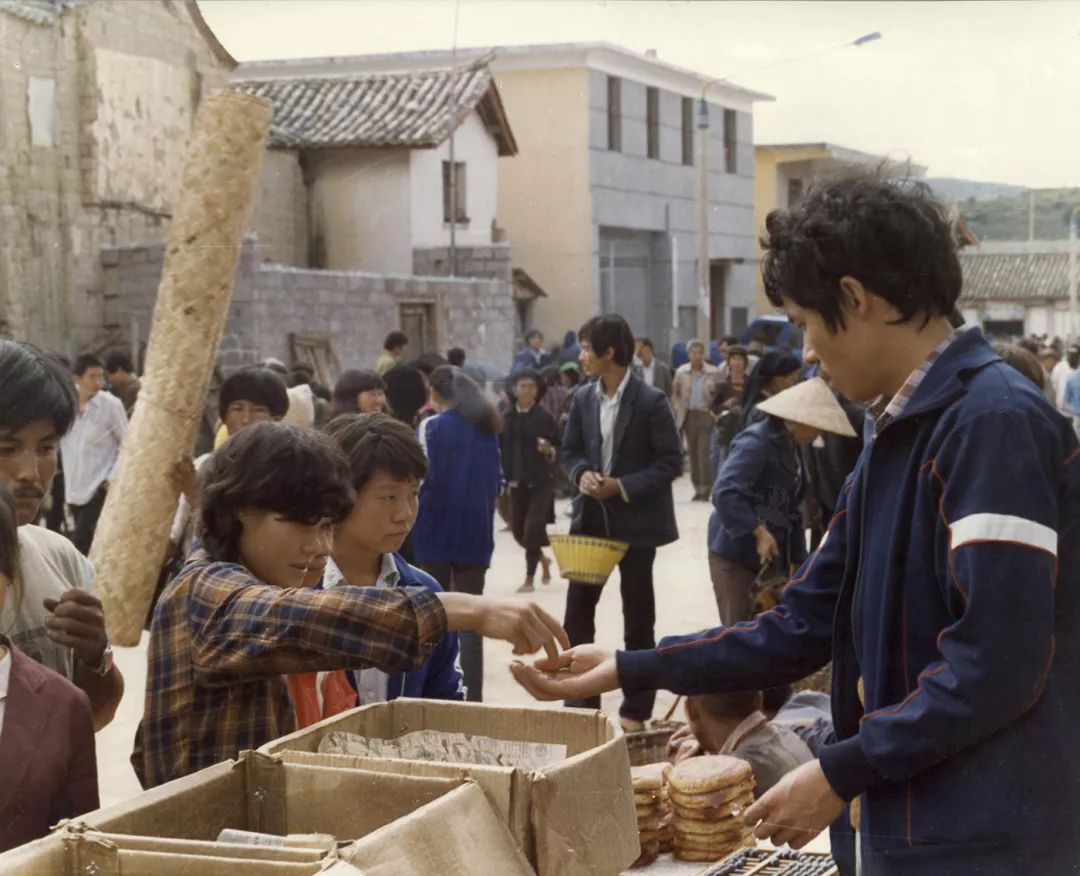 老照片里的故事40年见证元江的发展与变迁