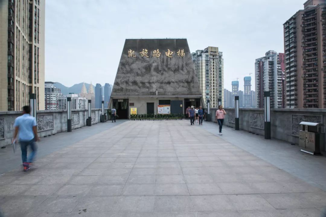 城市脉动丨连接上下半城的重庆地标凯旋路电梯