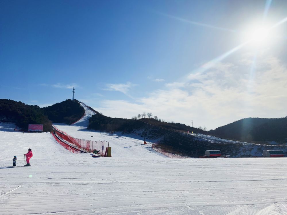 广东佛山人造滑雪场图片