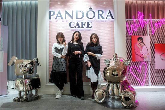 全球首家Pandora Café冬日暖心揭幕
