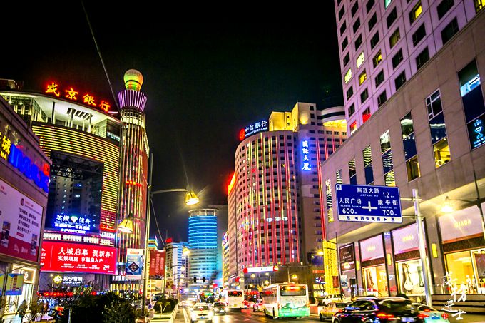 长春重庆路夜景图片