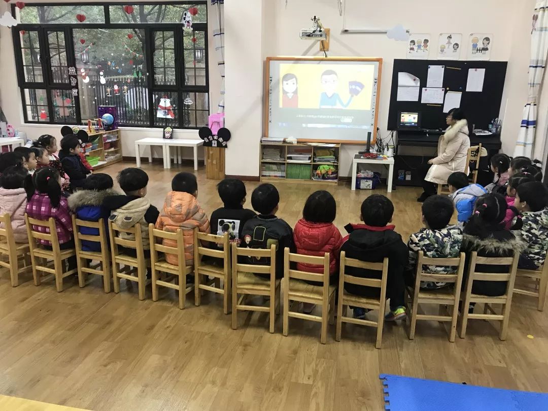 反恐防暴守護安全張家港東方劍橋幼兒園防暴力安全演練