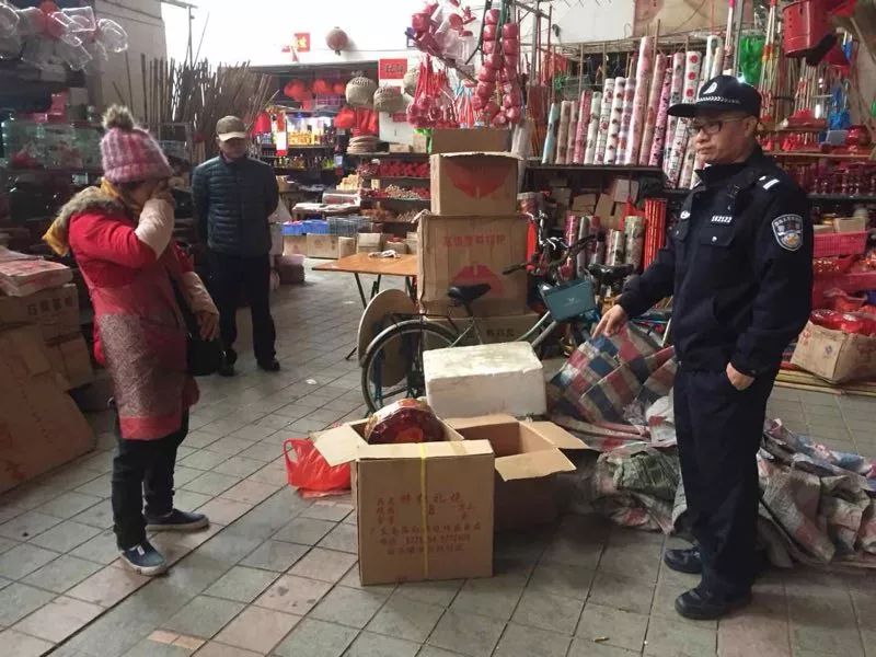 違法銷售燃放煙花爆竹多危險警察叔叔告訴你