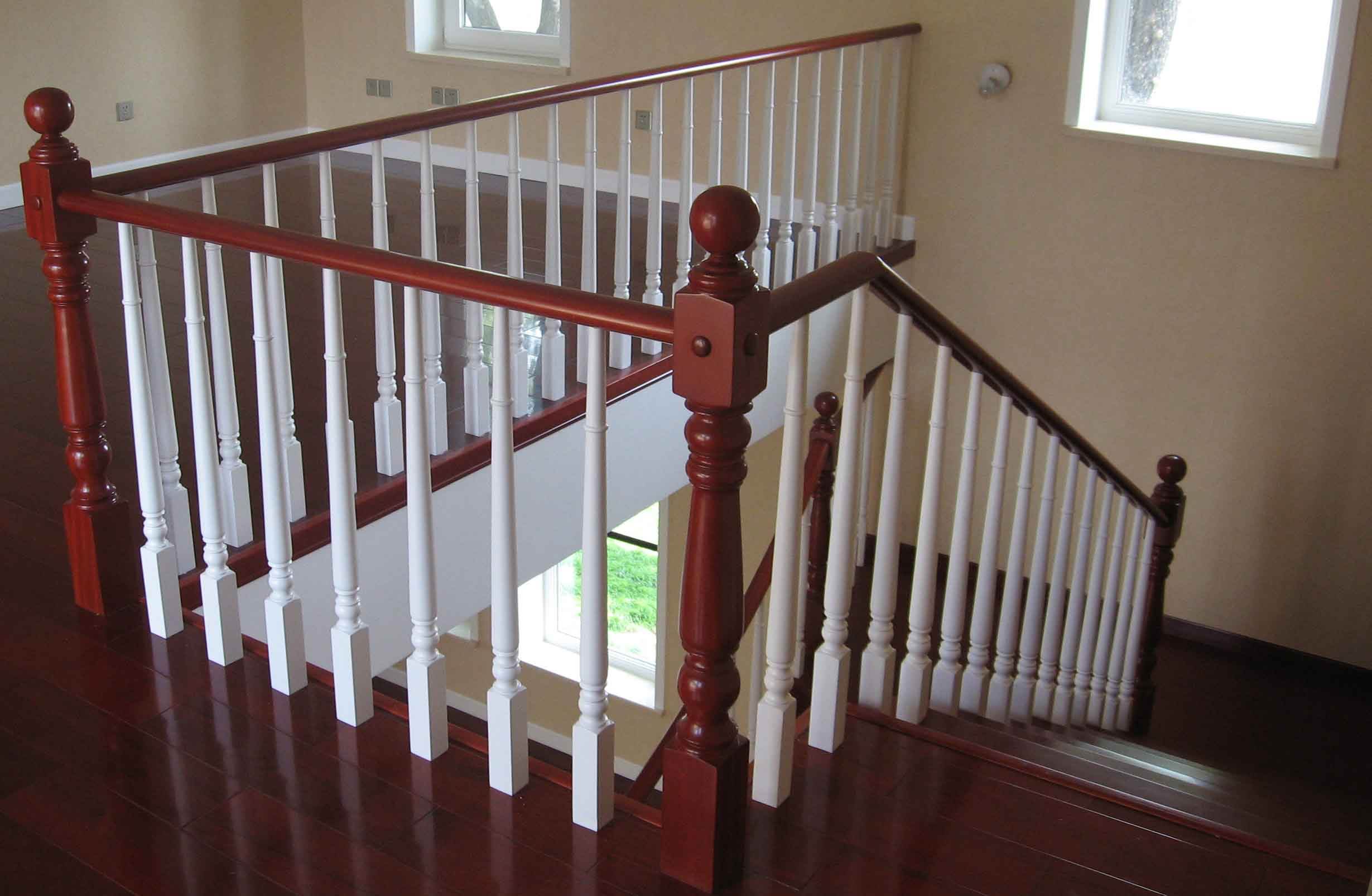 楼梯是我们生活中很常用的楼梯扶手材质怎么选择