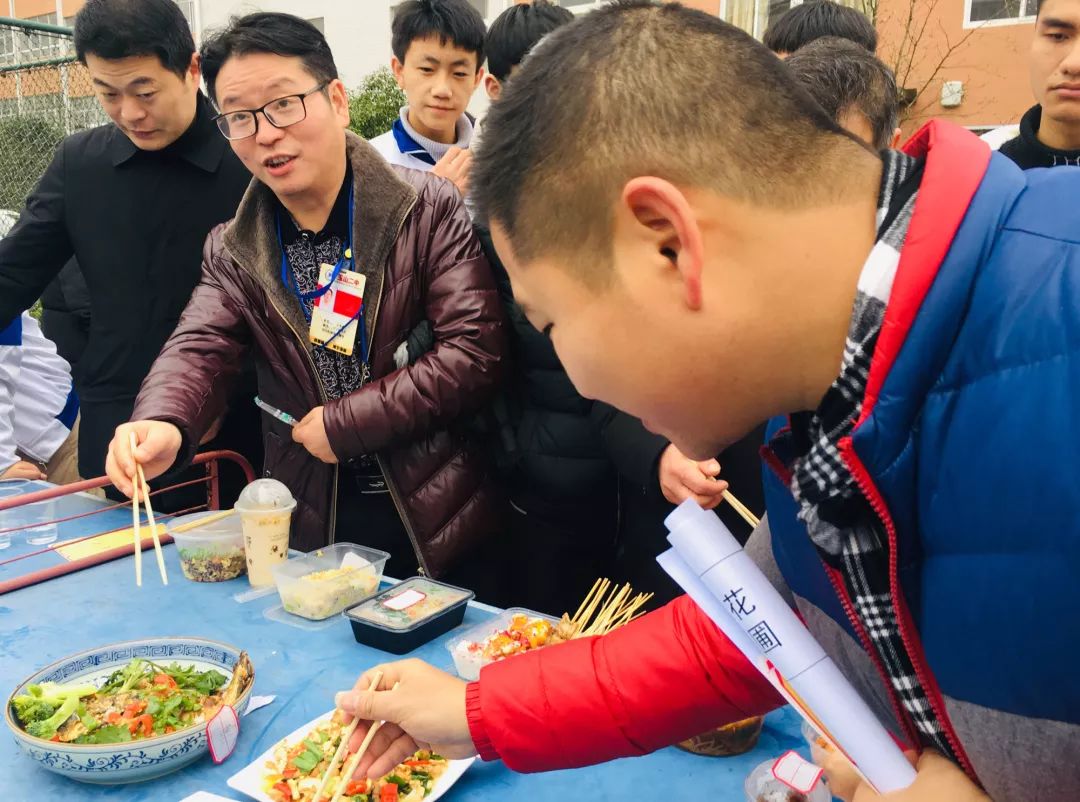 玉山二中隆重舉辦第14屆校園美食節