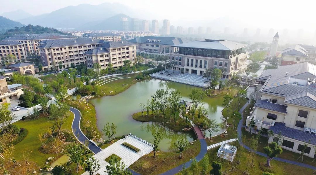 银湖实验中学图片