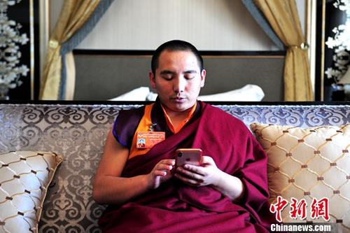 西藏当代活佛的修行与济世