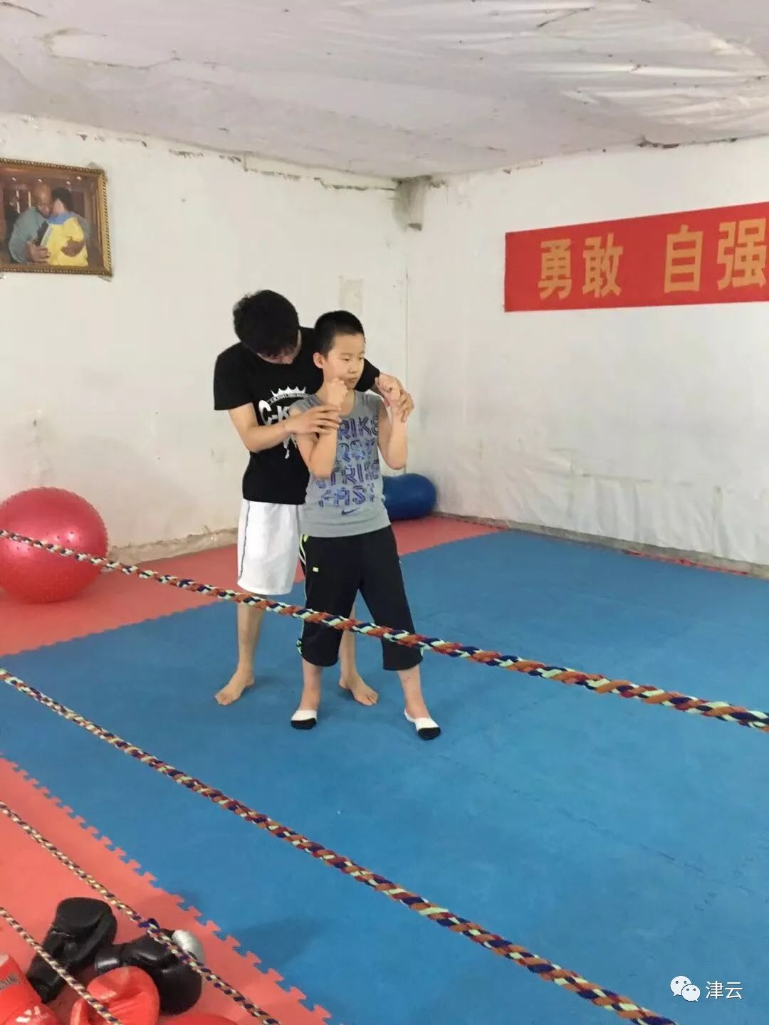 【津城暖一度】脑瘫儿子,拳击冠军——一个父亲的新年期许……