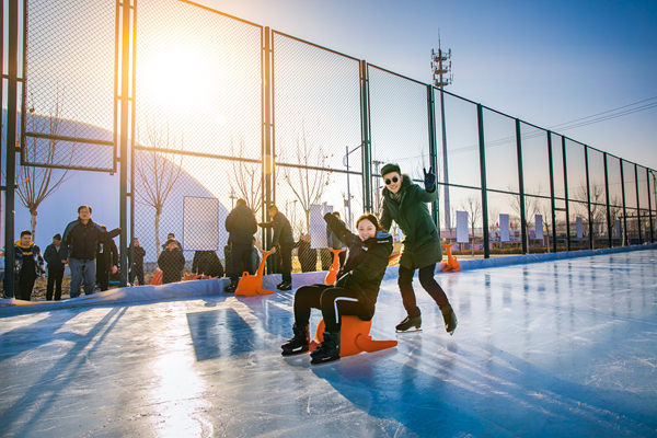 密云体育局滑冰场图片