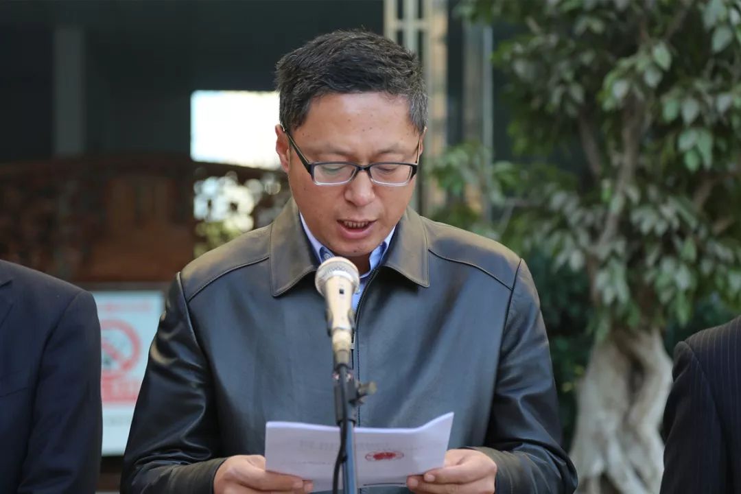 市政府副市长蔡四宏,周群英出席挂牌仪式并共同为市文化和旅游局揭牌