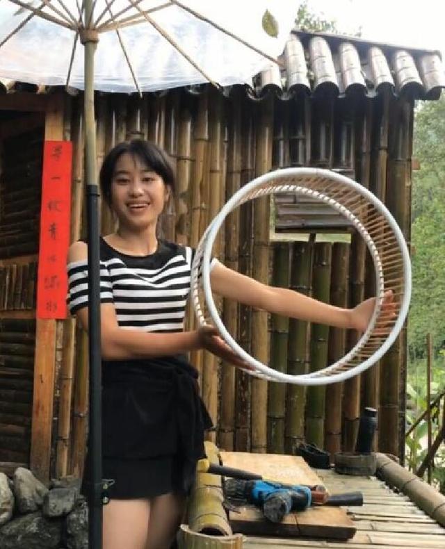 云南昭通26岁农村女孩,青山绿水间造家电,获赞真实版鲁班七号