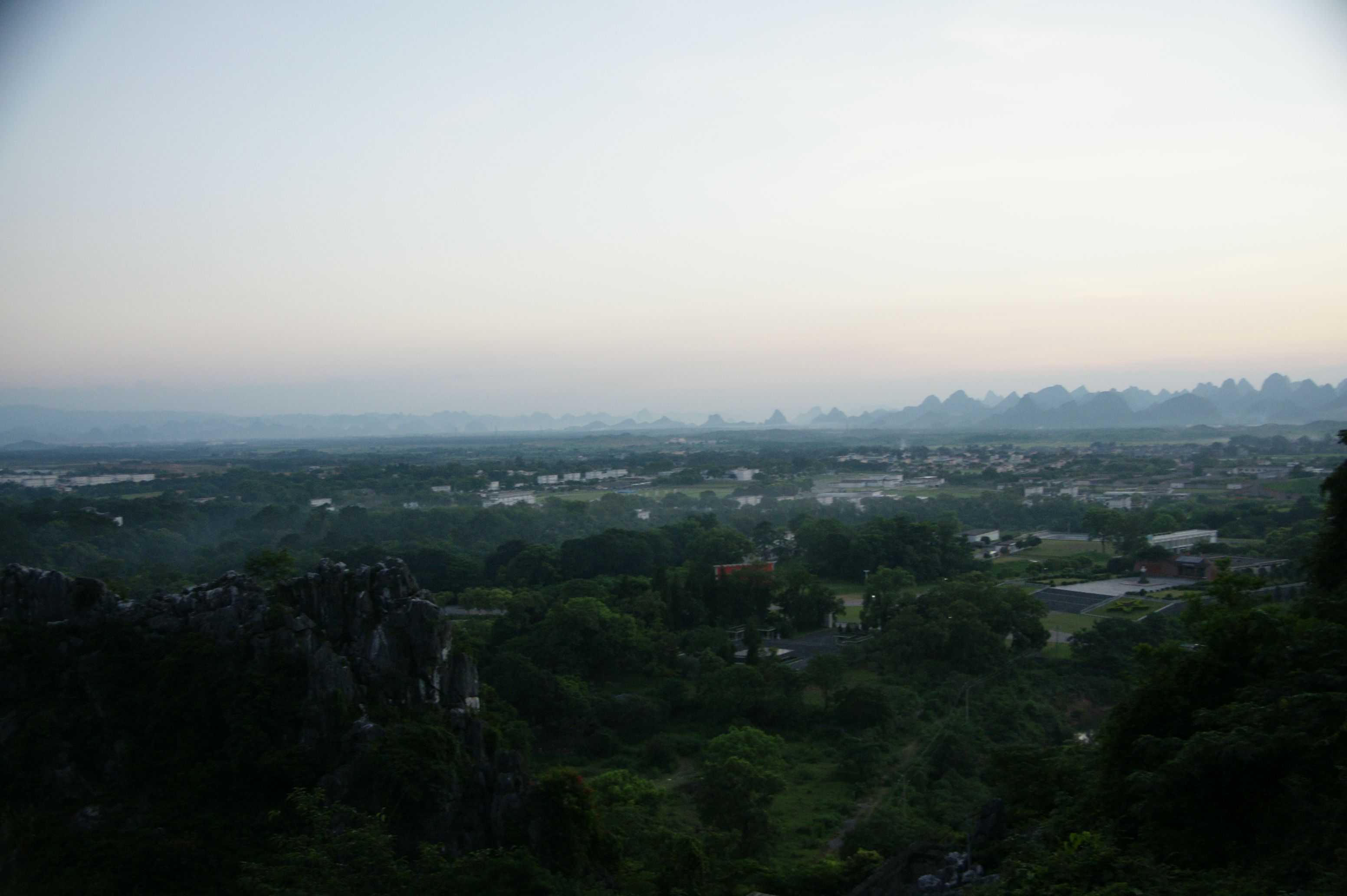 桂林记忆之奇峰镇:万点尖峰锁碧空