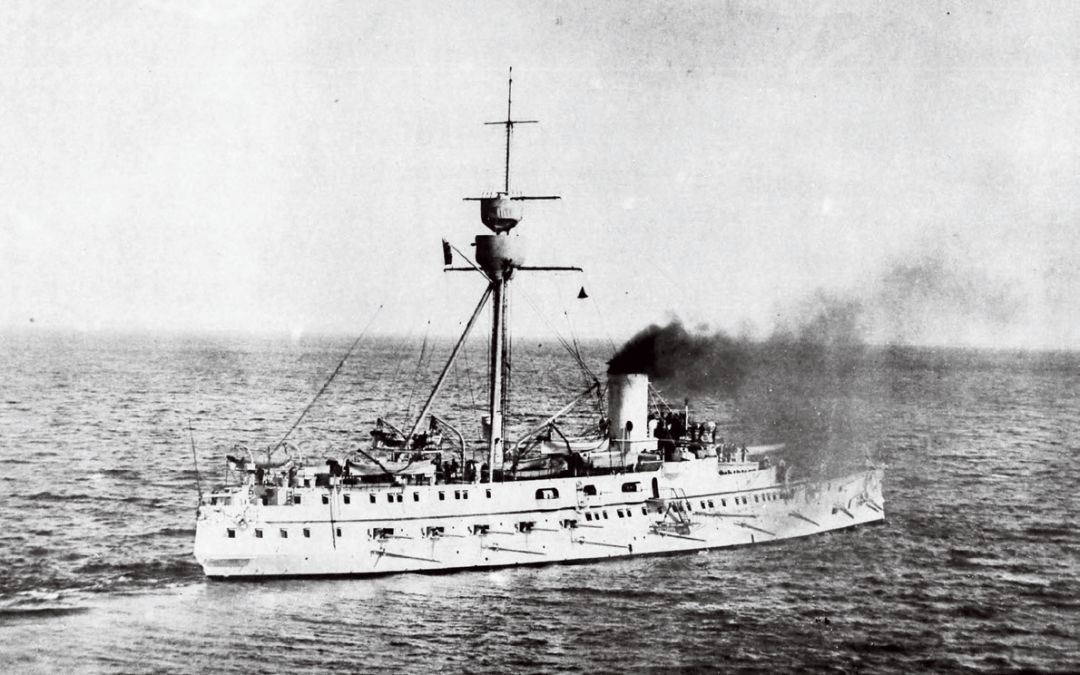 海军定远镇远两艘铁甲舰而购造的严岛松岛桥立三艘海防舰