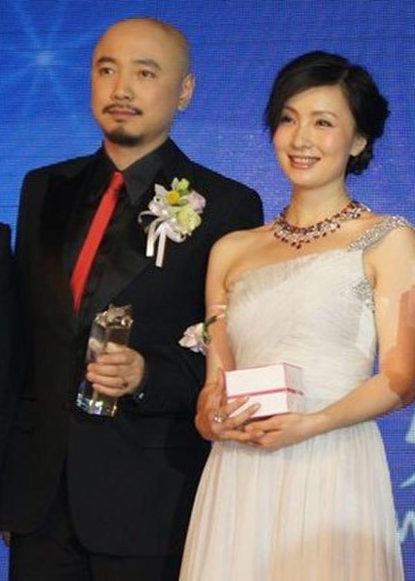 1徐峥和陶虹作为导演的老婆,要有一颗强大的心脏