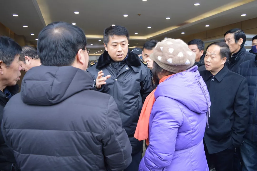 西安市食品藥品稽查局副局長吳軍帶隊蒞臨西安雨潤中藥材專業市場調研